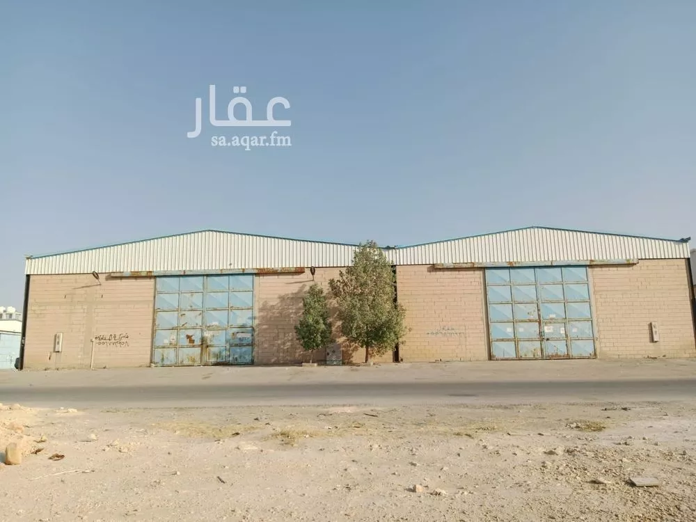 مستودع 10000 م² في طيبة 5