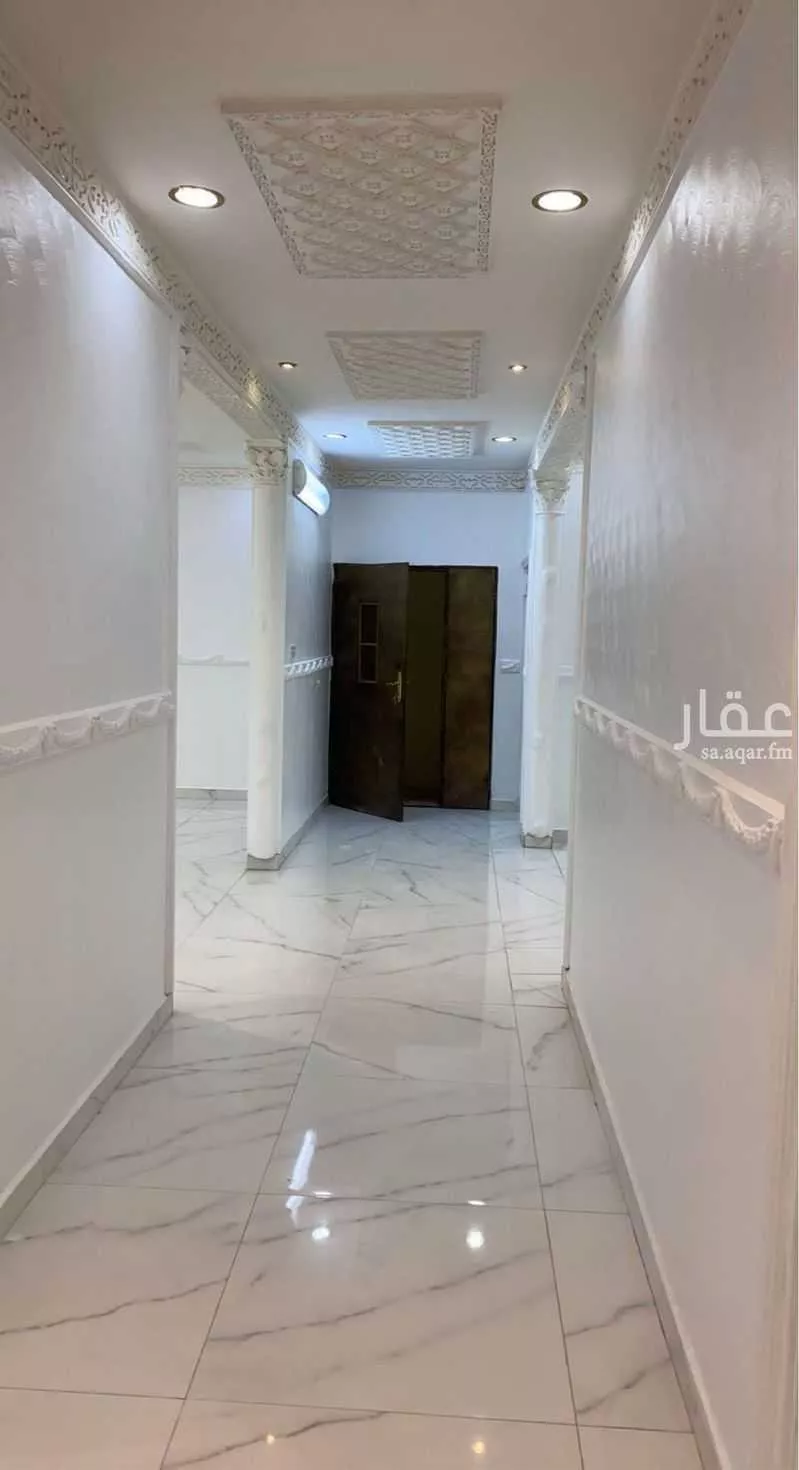 5 bedroom villa in Al Qadisiyah 4