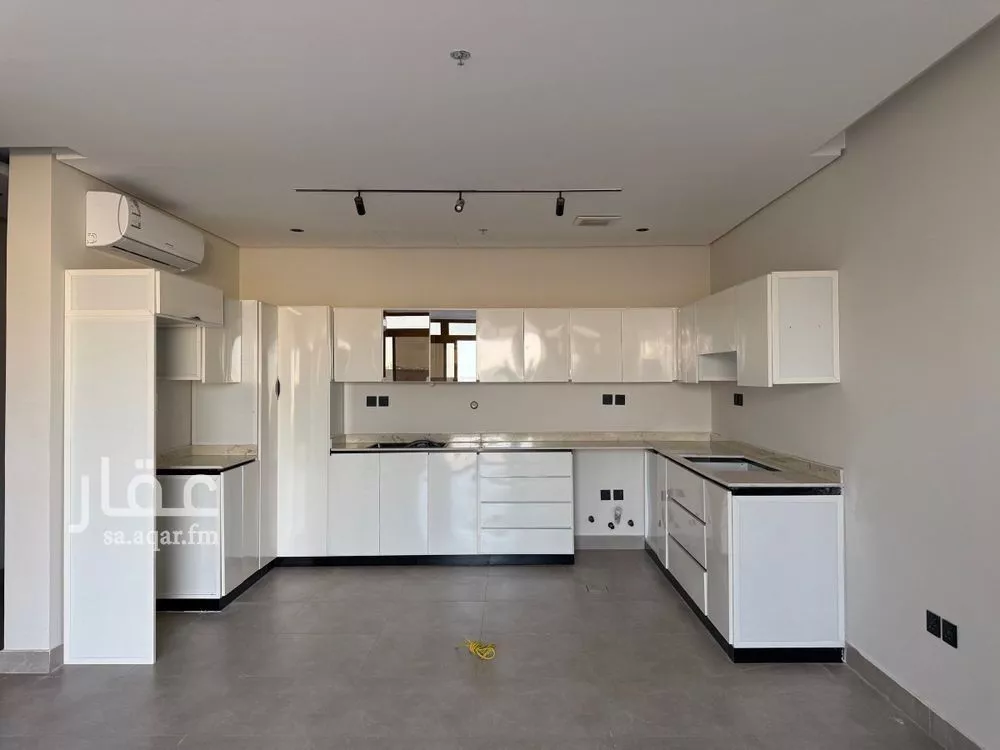 3 bedroom apartment in Al Rimal 4