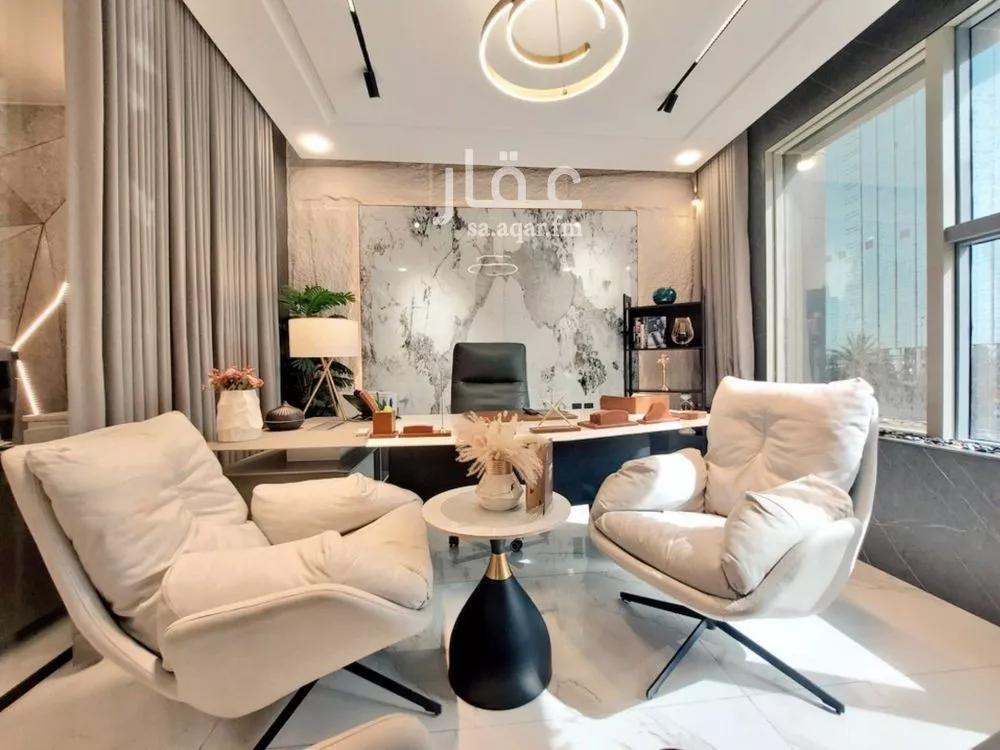32 sqm office in Al Olaya 4