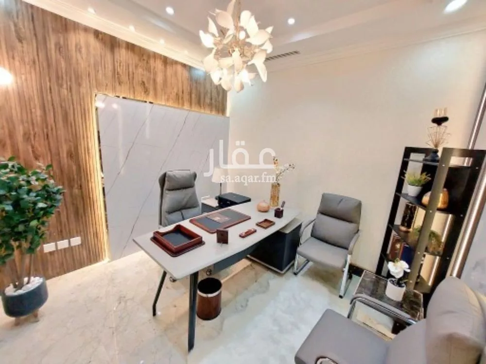 مكتب 113 م² في العليا 4