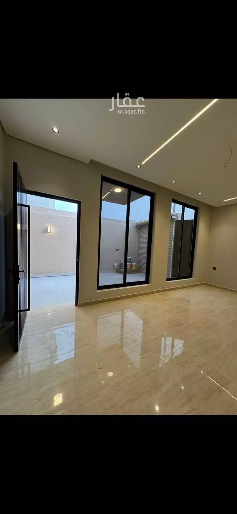 فيلا 5 غرف في الامواج 2