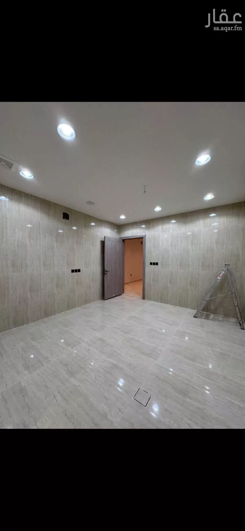 فيلا 5 غرف في الامواج 4