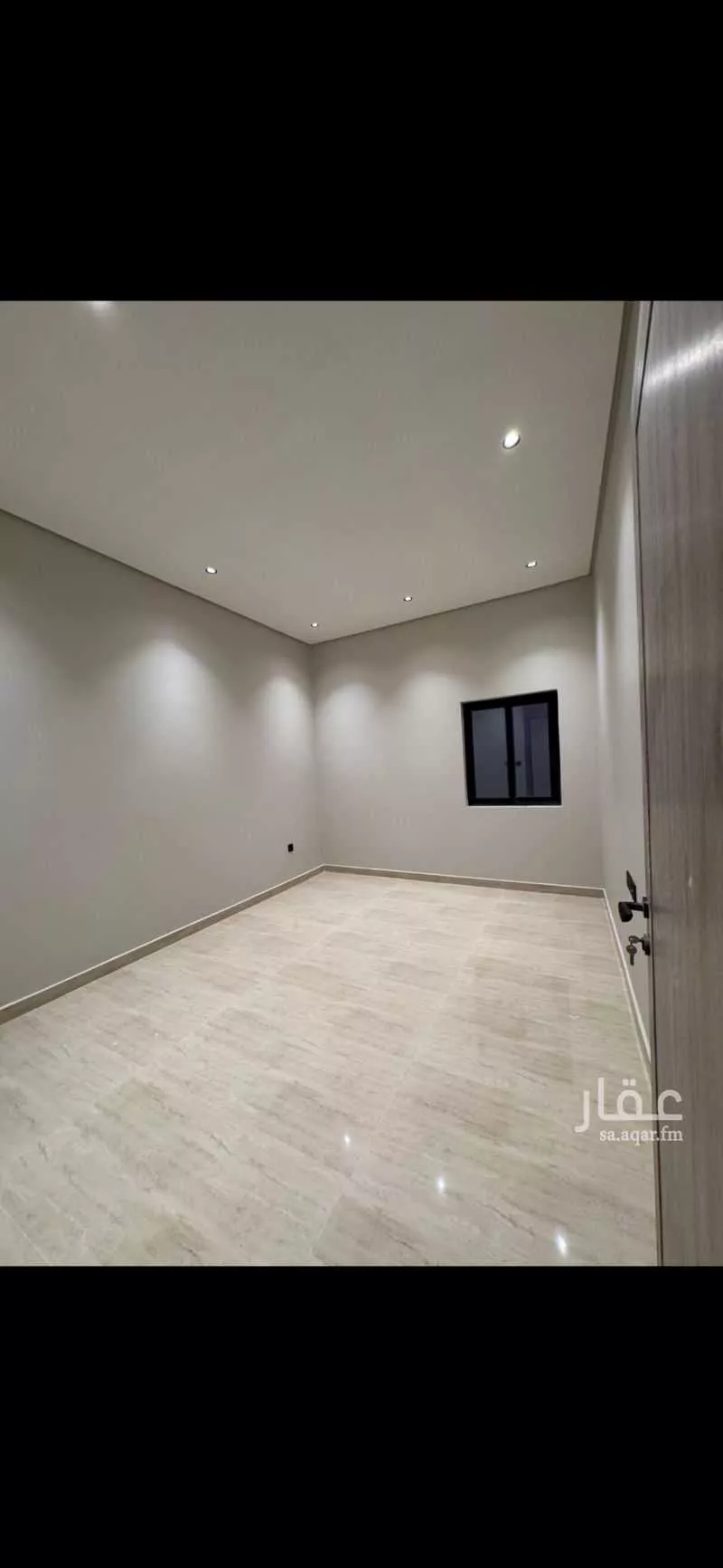 فيلا 5 غرف في الامواج 3