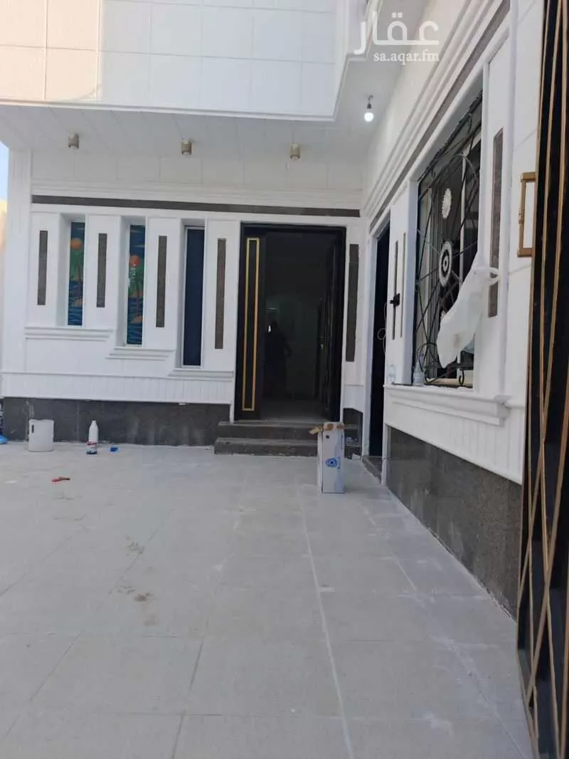 شقة 5 غرف في الرمال 3