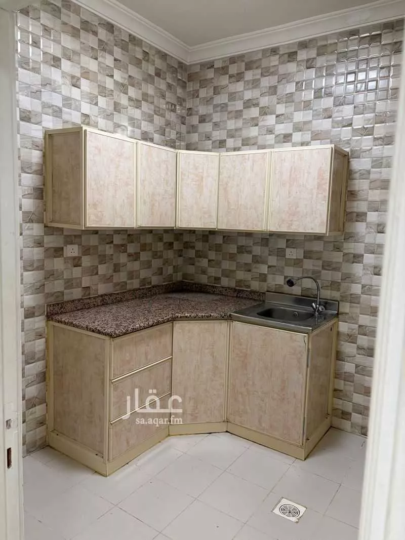 3 bedroom apartment in Al Nuzhah, Jeddah 9
