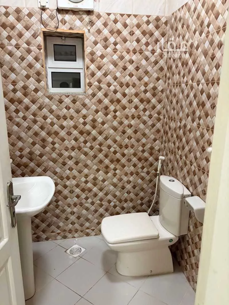 3 bedroom apartment in Al Nuzhah, Jeddah 13