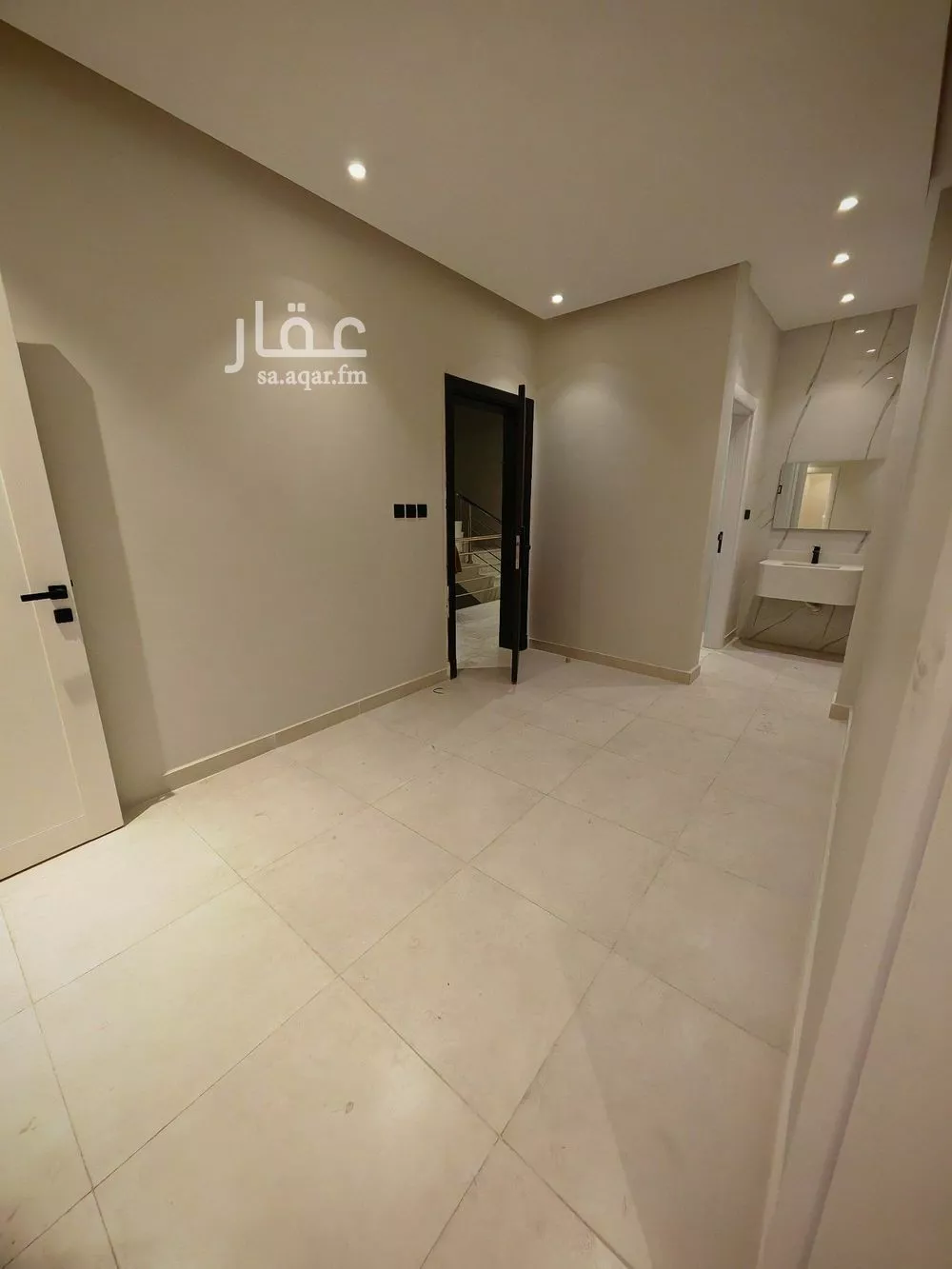 5 bedroom apartment in Al Manar 4