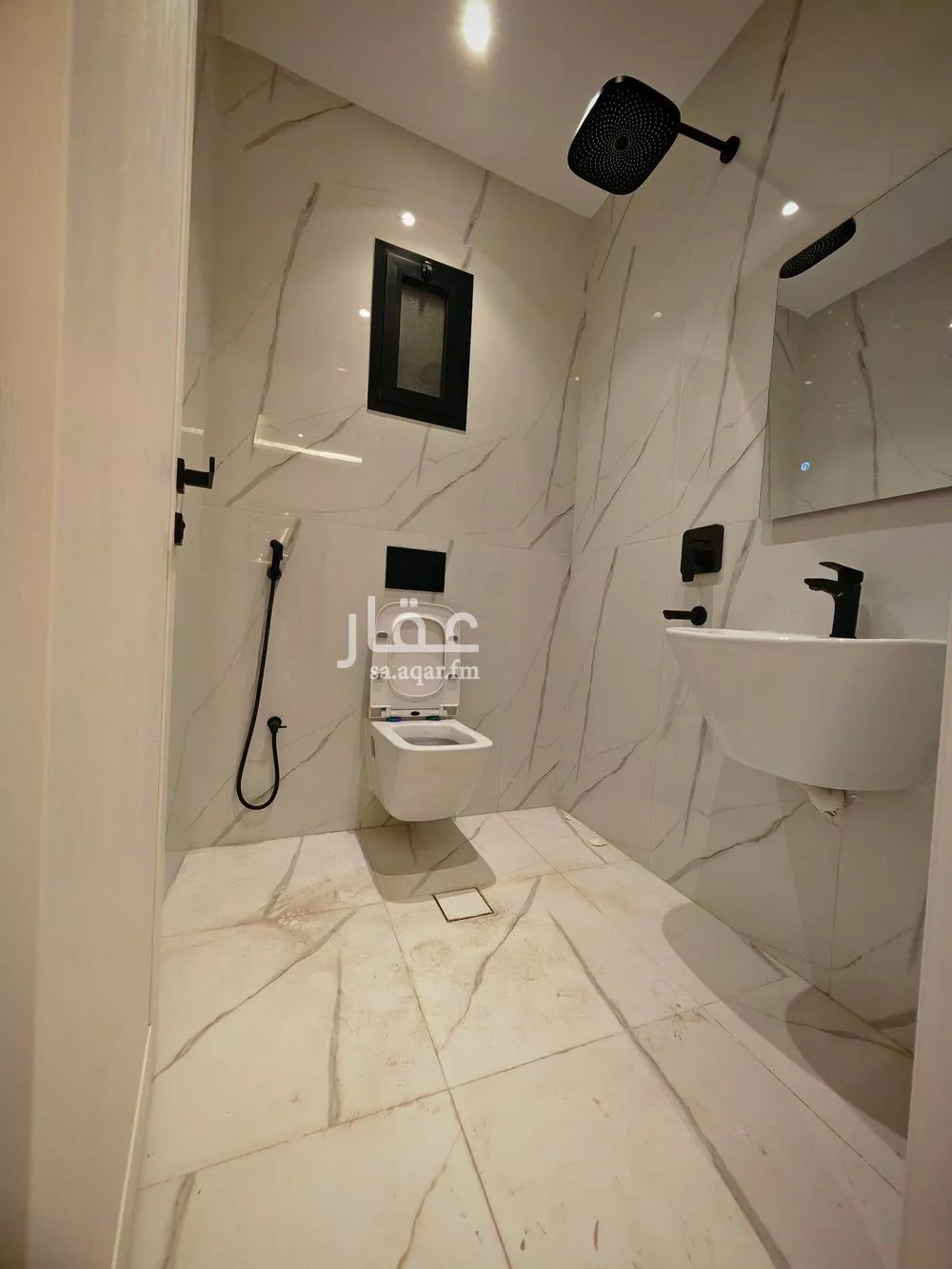 5 bedroom apartment in Al Manar 3