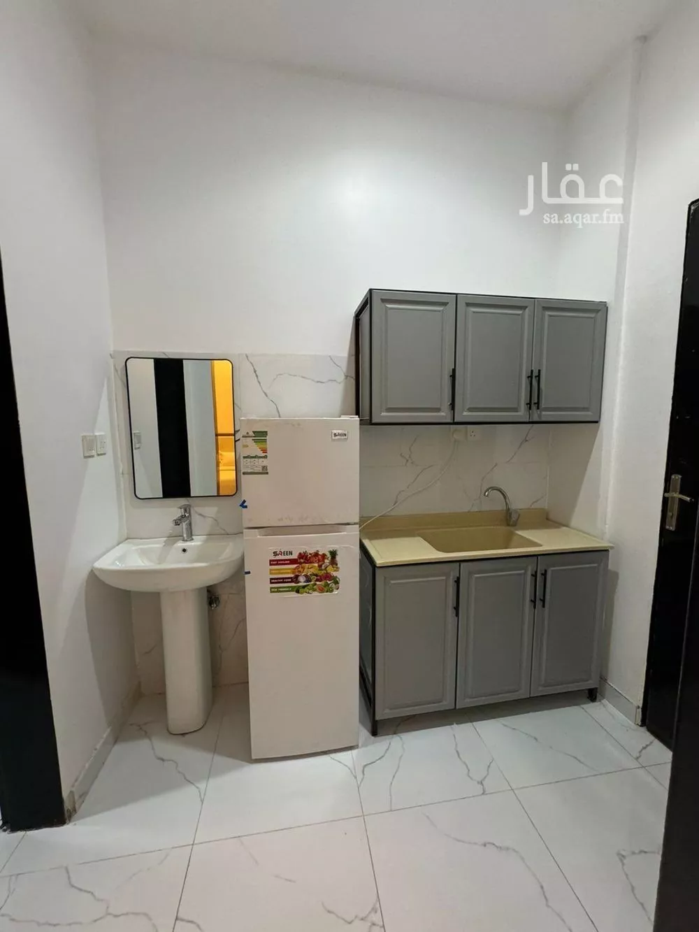 شقة 1 غرف في الرمال 4