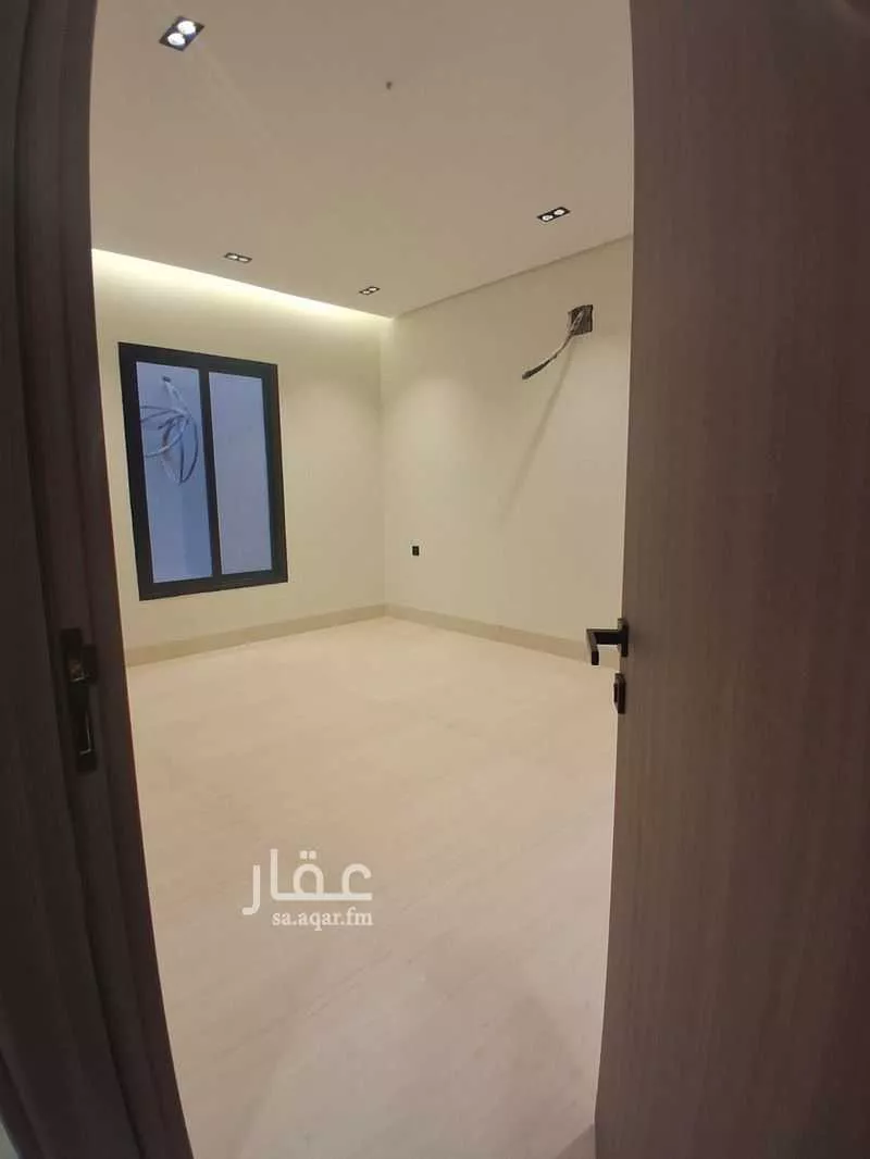 شقة 6 غرف في الشعلة، الدمام 18