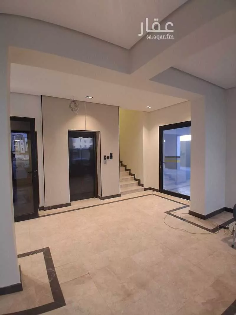 شقة 6 غرف في الشعلة، الدمام 15