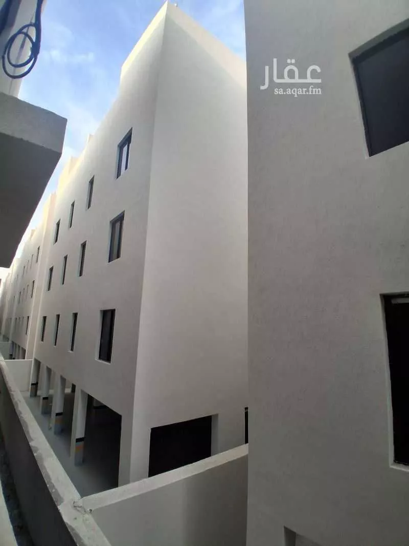 شقة 6 غرف في الشعلة، الدمام 17