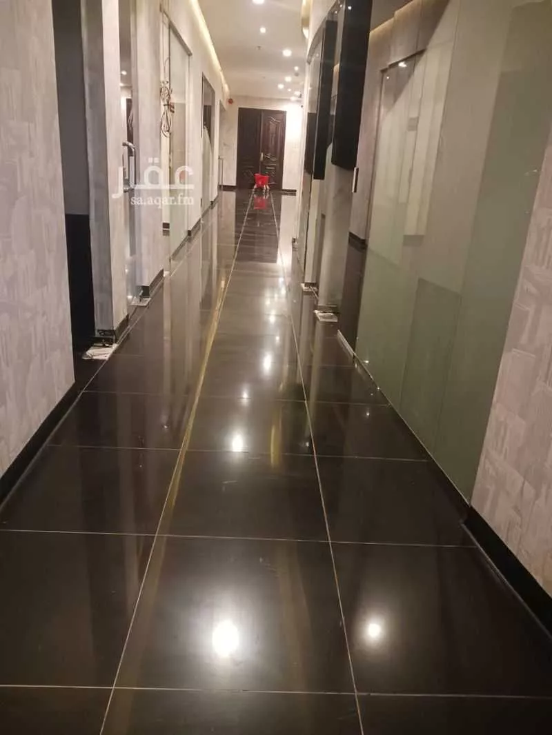 مكتب 2700 م² في العليا 3