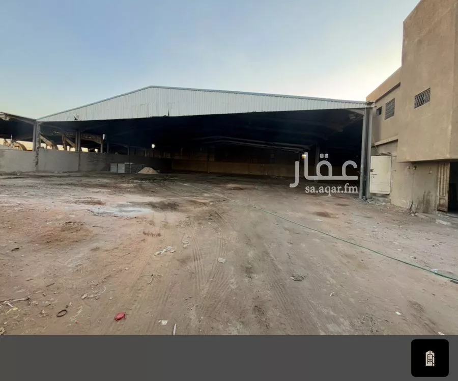 محل 2020 م² في الجزيرة 3