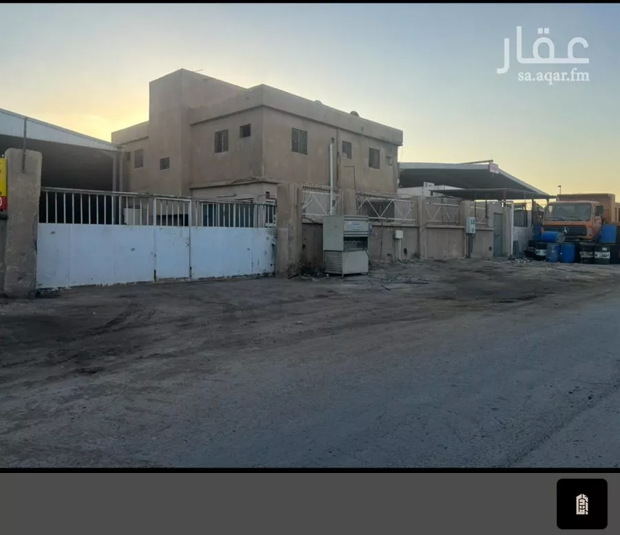 محل 2020 م² في الجزيرة 4