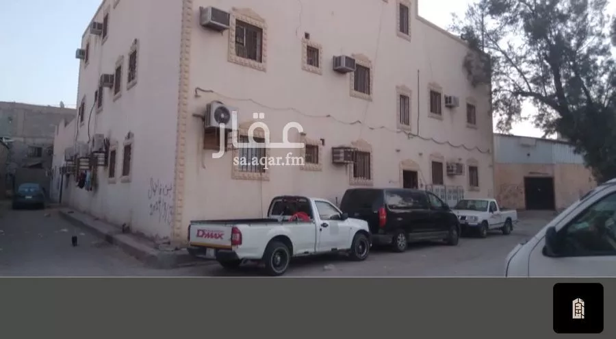 عمارة 302 م² في منفوحة 5