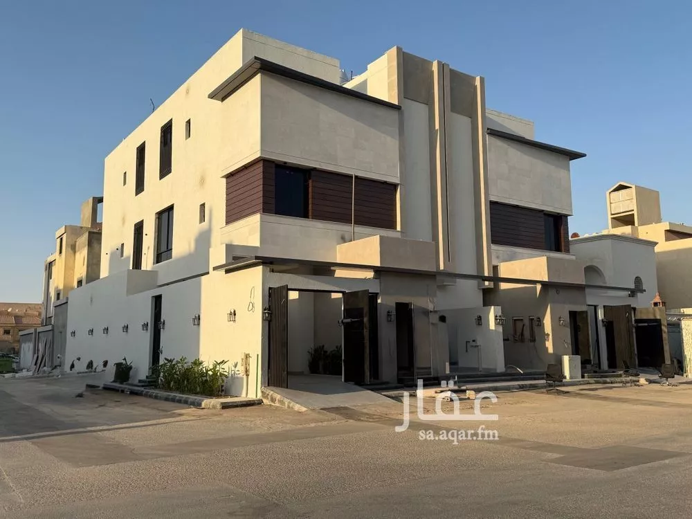 3 bedroom floor in Al Munsiyah 2