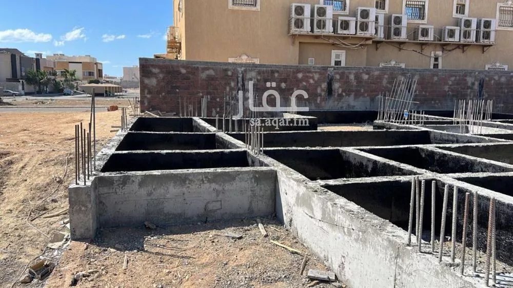 8 bedroom villa in Az Zomorod 5