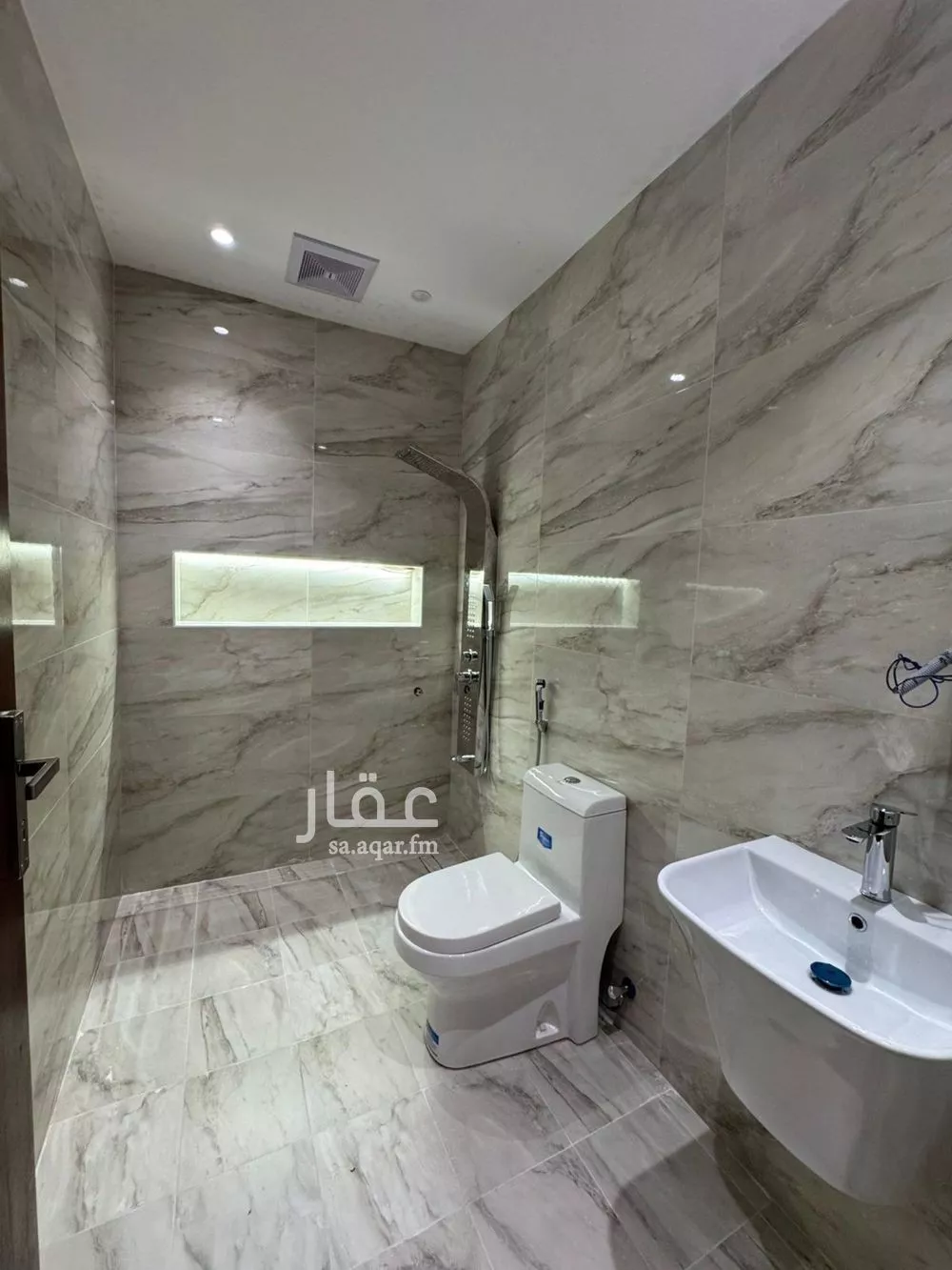 دور 6 غرف في المرجان 5