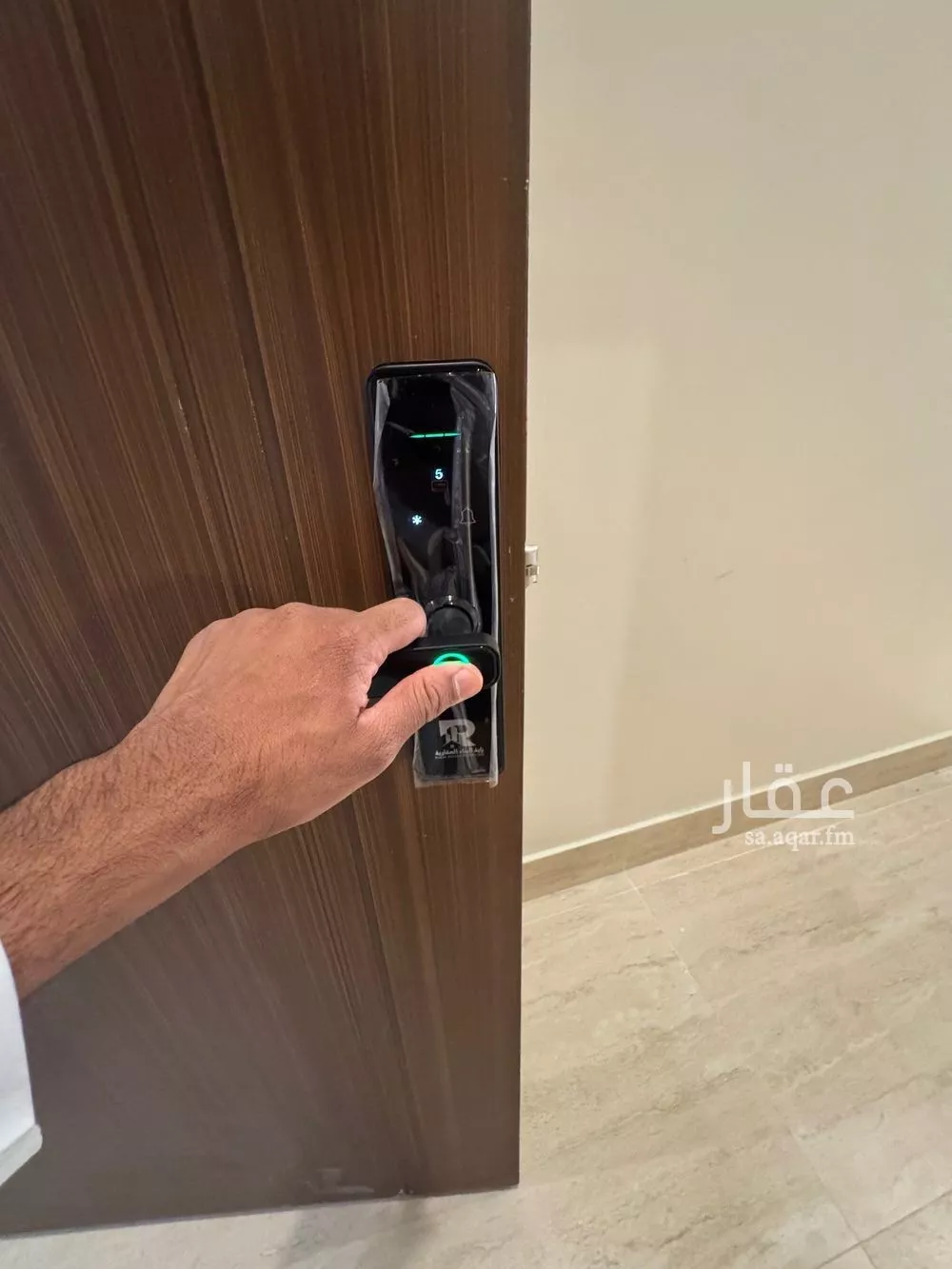 شقة 5 غرف في الحمرا 2