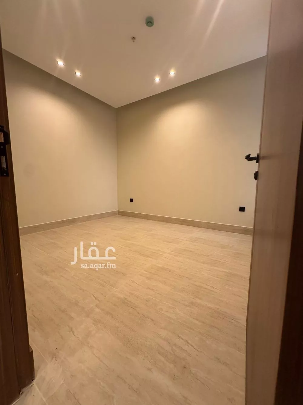 شقة 5 غرف في الحمرا 3