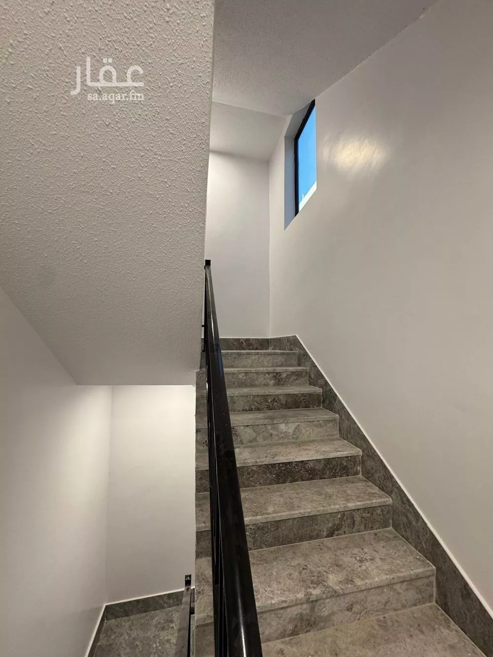 شقة 5 غرف في الحمرا 1