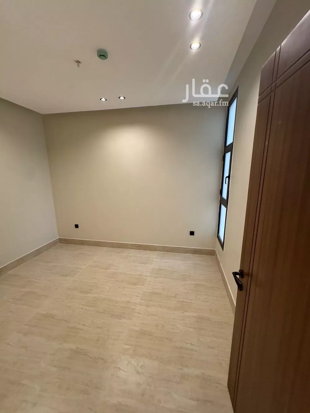 شقة 5 غرف في الحمرا 3