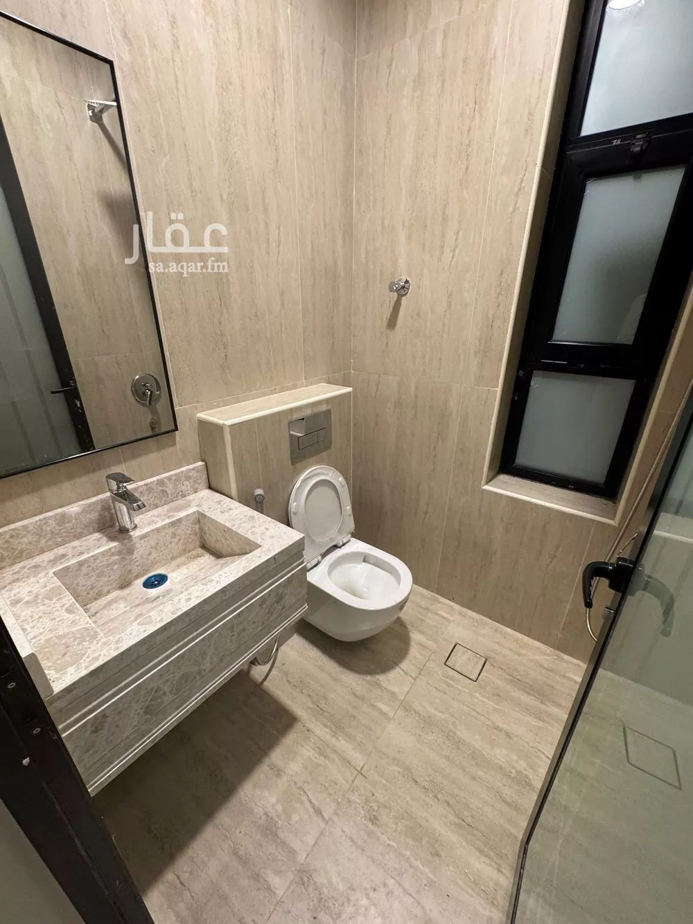 شقة 5 غرف في الحمرا 1