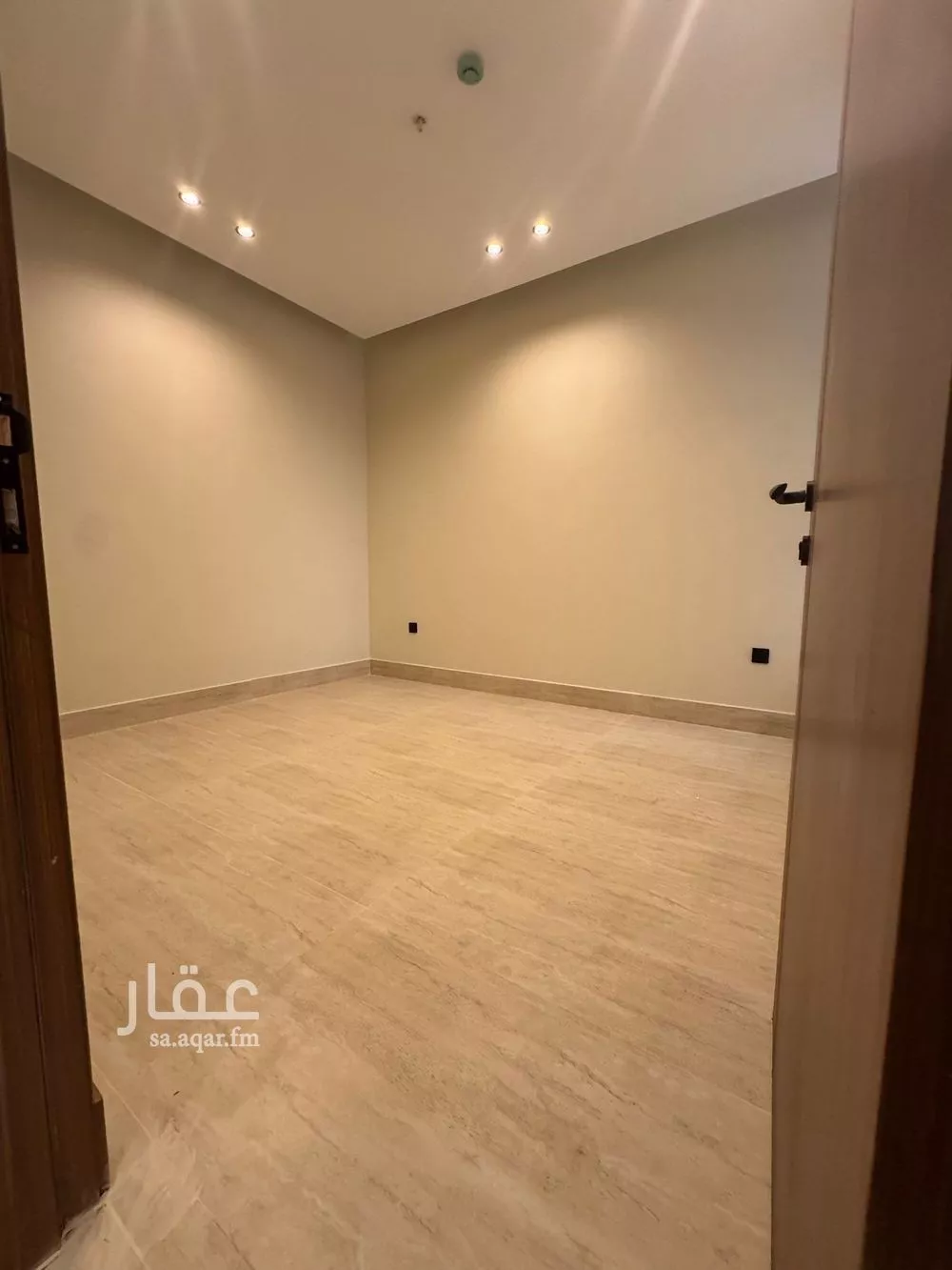 شقة 5 غرف في الحمرا 2