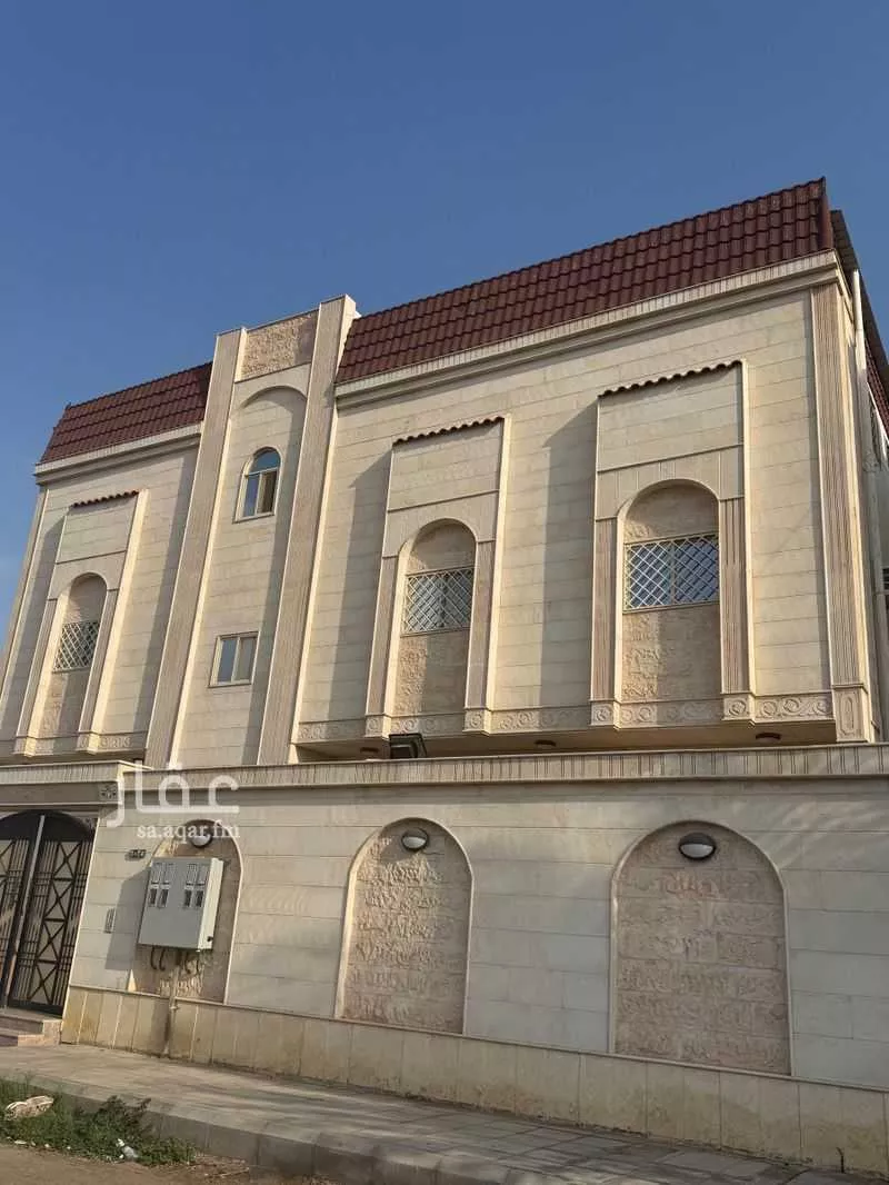 عمارة 821 م² في السد 2