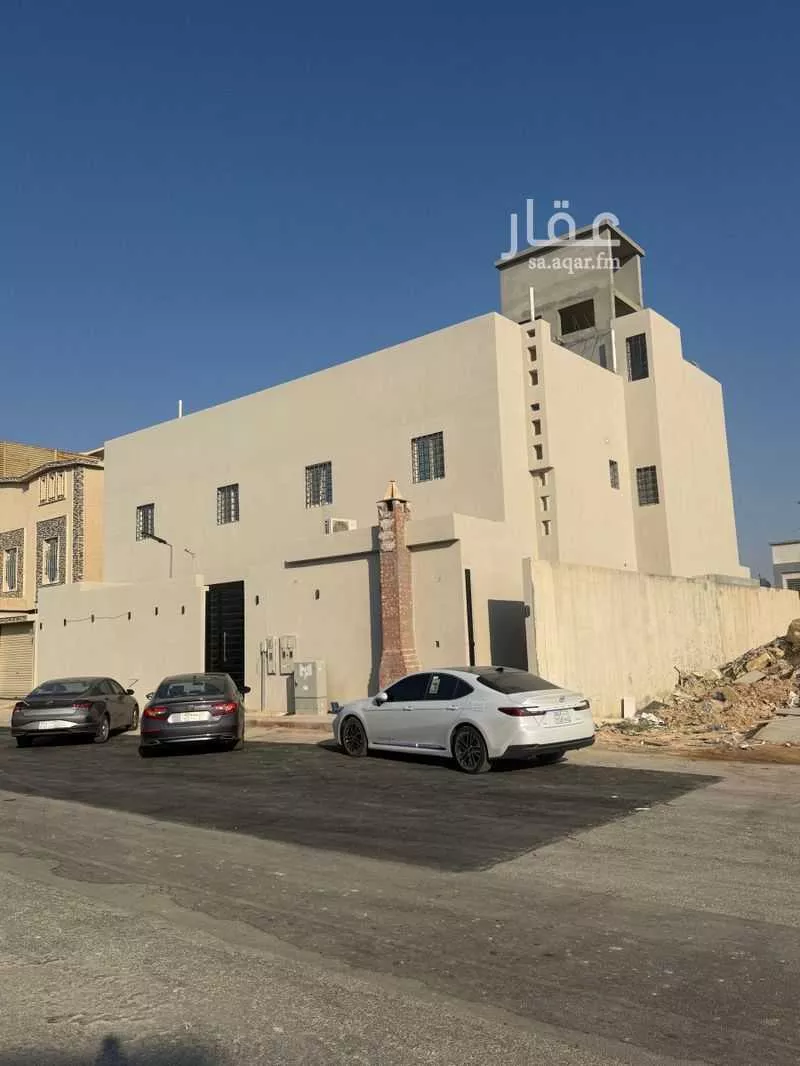 6 bedroom villa in Dhahrat Laban 1