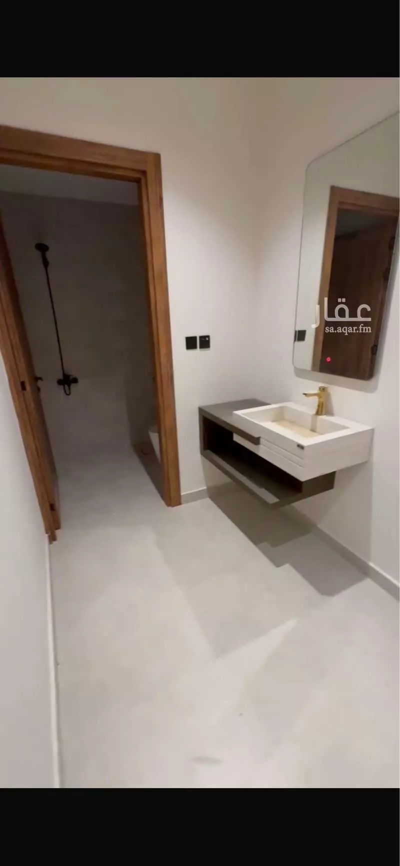 5 bedroom apartment in Al Hamra 4