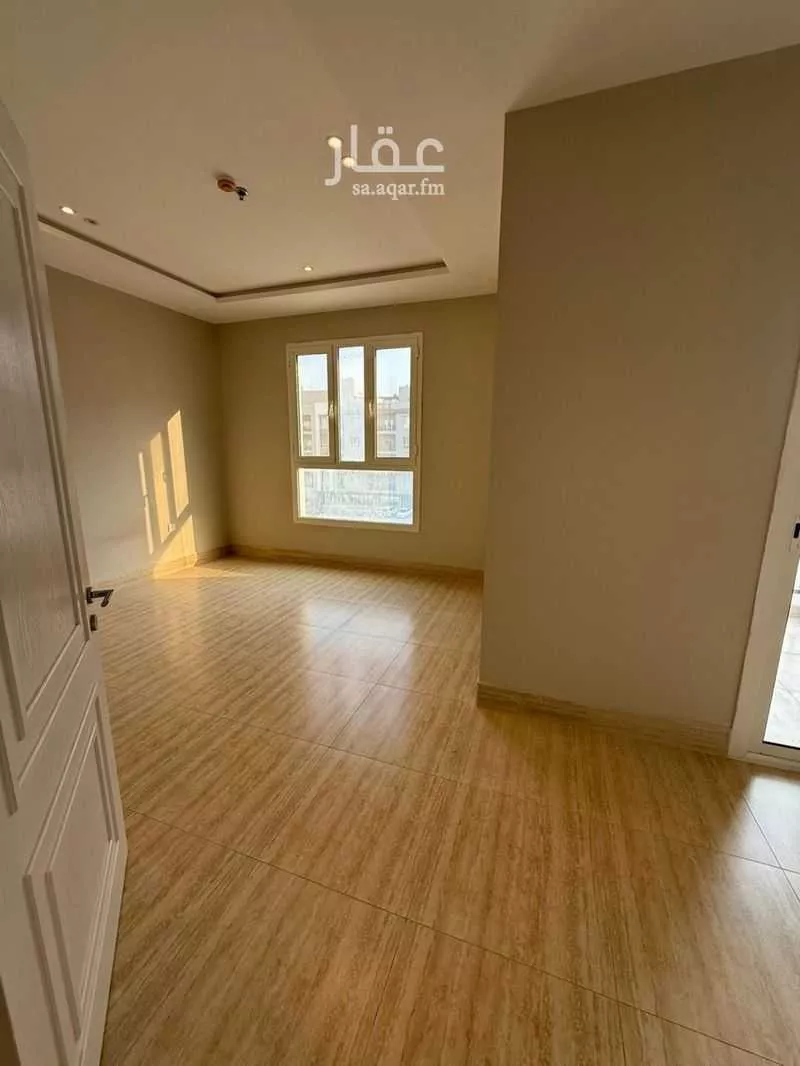 شقة 3 غرف في الحمرا 4