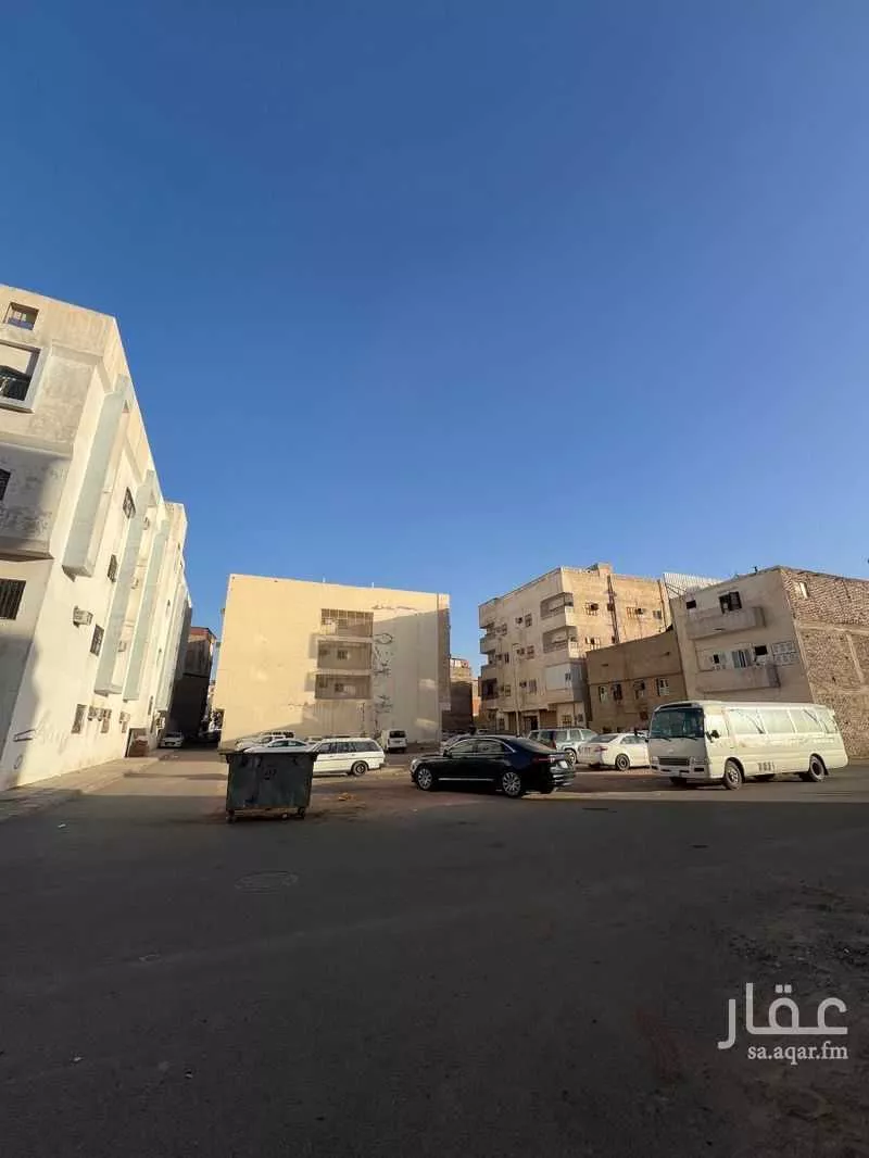 أرض 824 م² في الراية 2