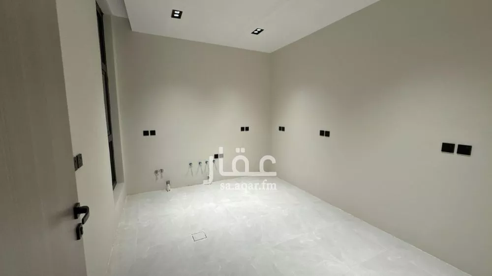 4 bedroom apartment in Shawran, Madinah 10