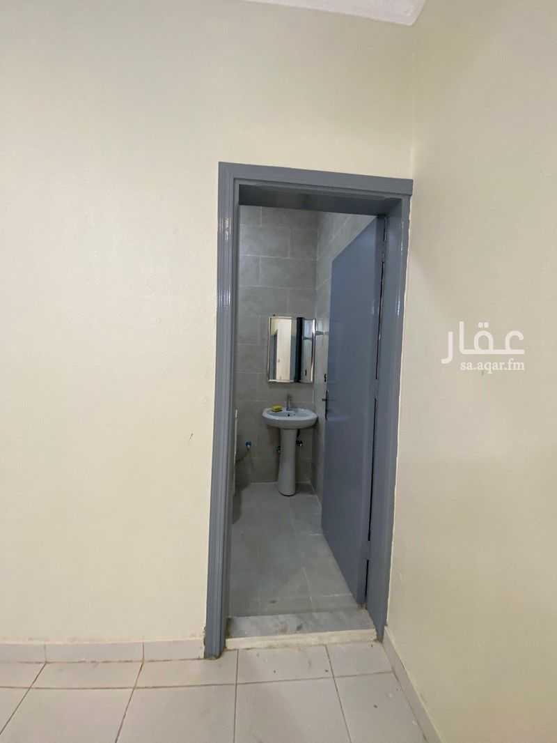 2 bedroom apartment in Al Uraija Al Awsat, Riyadh 6