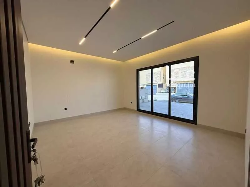 دور 4 غرف في العارض 4