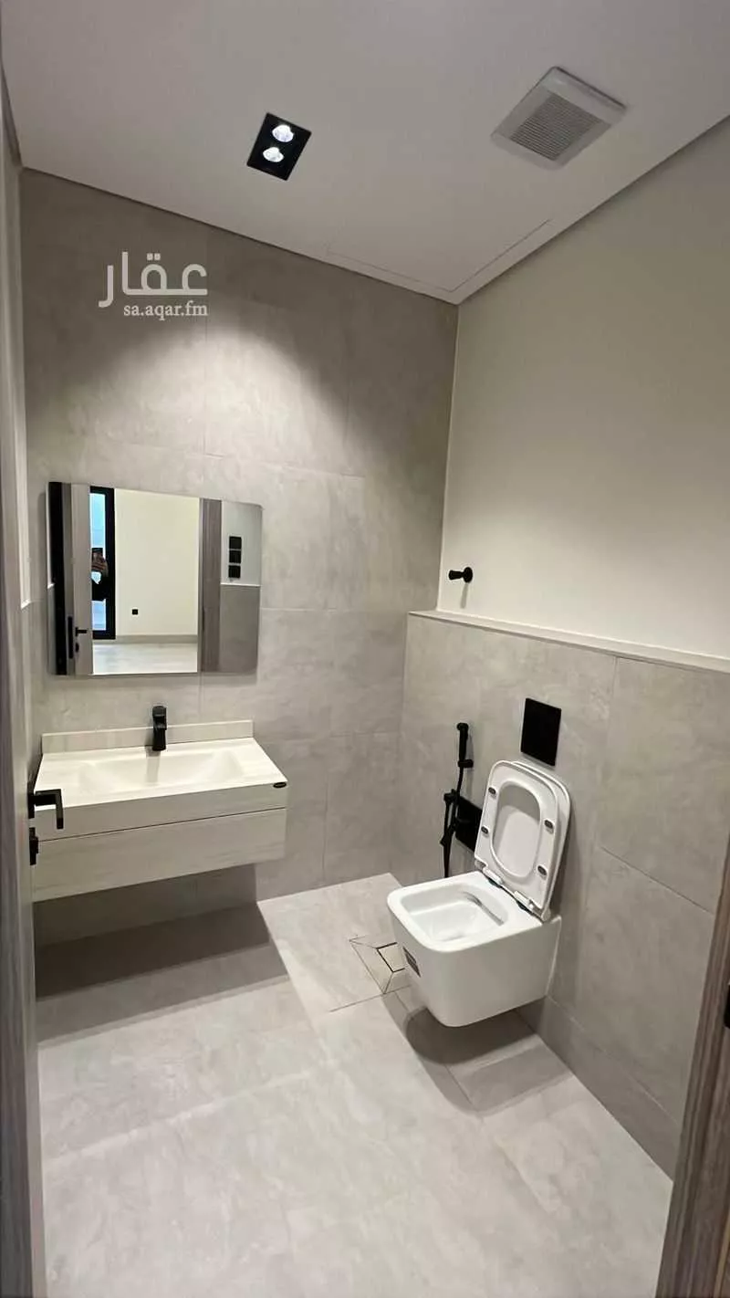 3 bedroom floor in Al Aridh 5