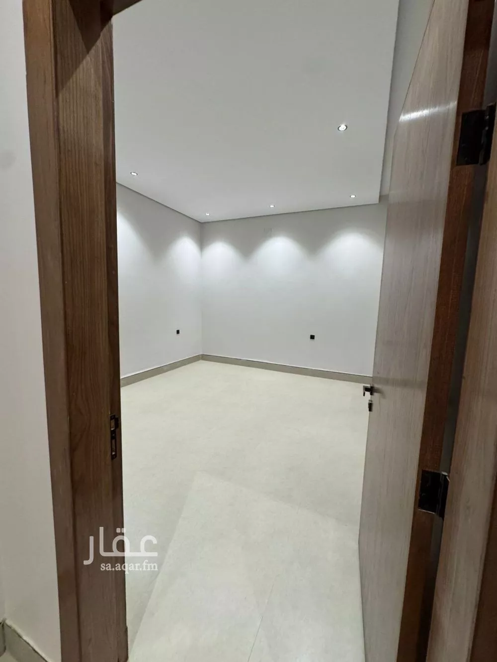 شقة 5 غرف في الجنادرية 2