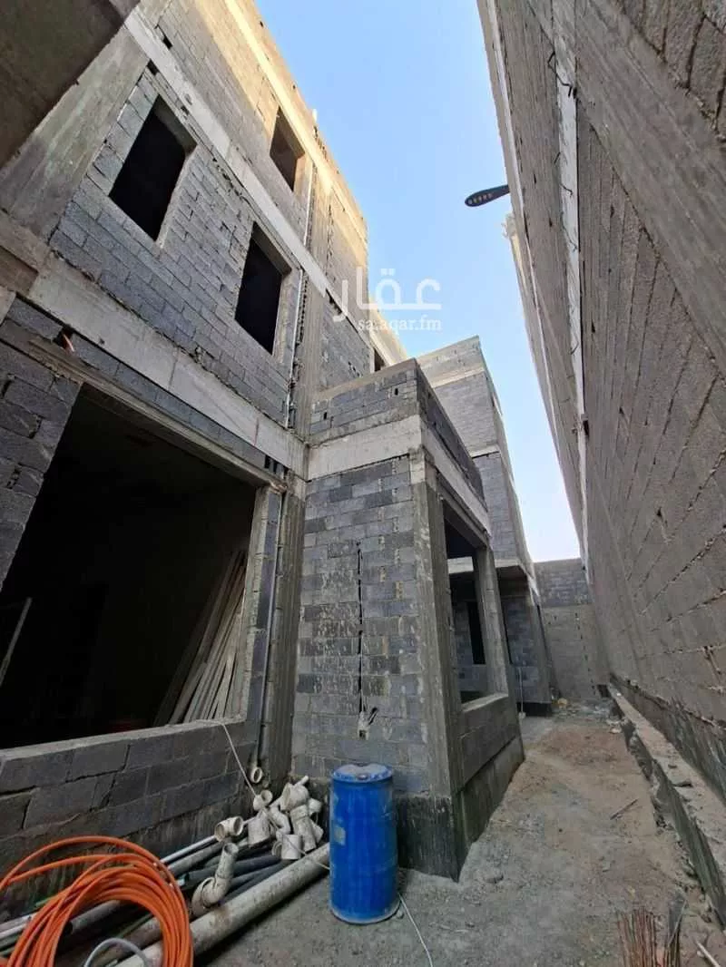 فيلا 5 غرف في الصالحية 3