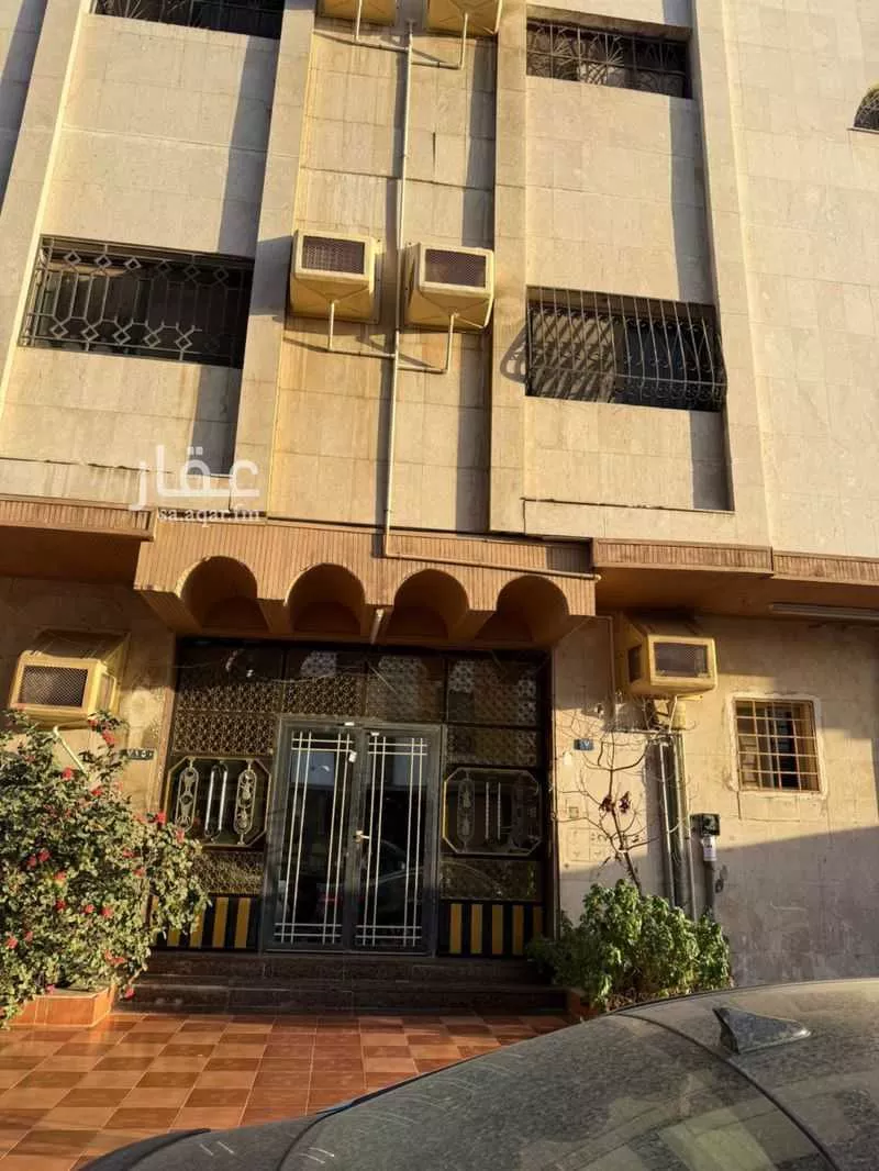 511 sqm building in Al Bawadi