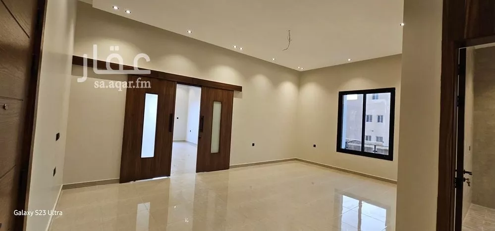 شقة 5 غرف في الورود 5