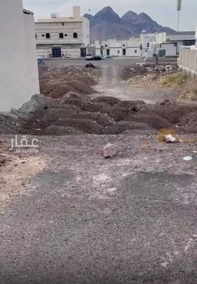 land in Warqan, Madinah