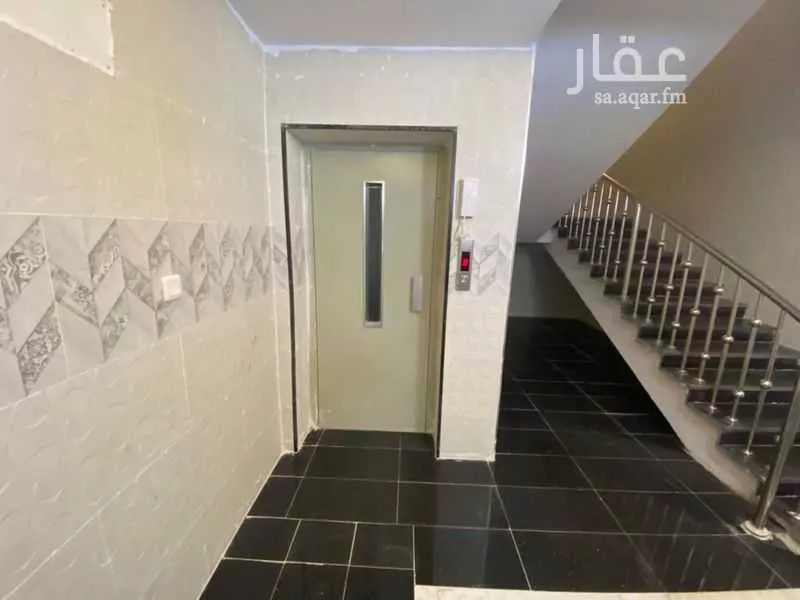 شقة 5 غرف في الريان 5