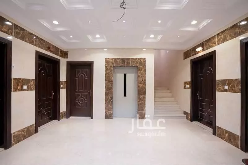 عمارة 690 م² في الحمدانية 5