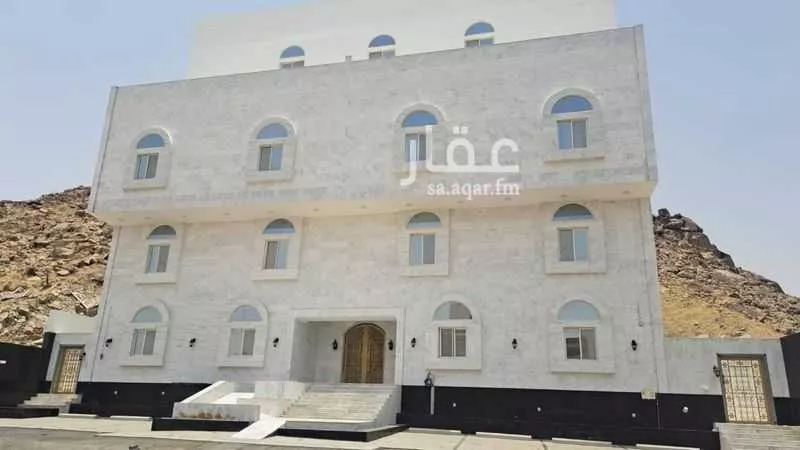 عمارة 805 م² في الخضراء 4