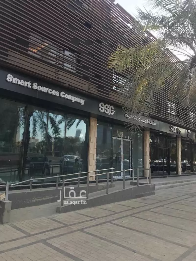 محل 308 م² في الورود 4