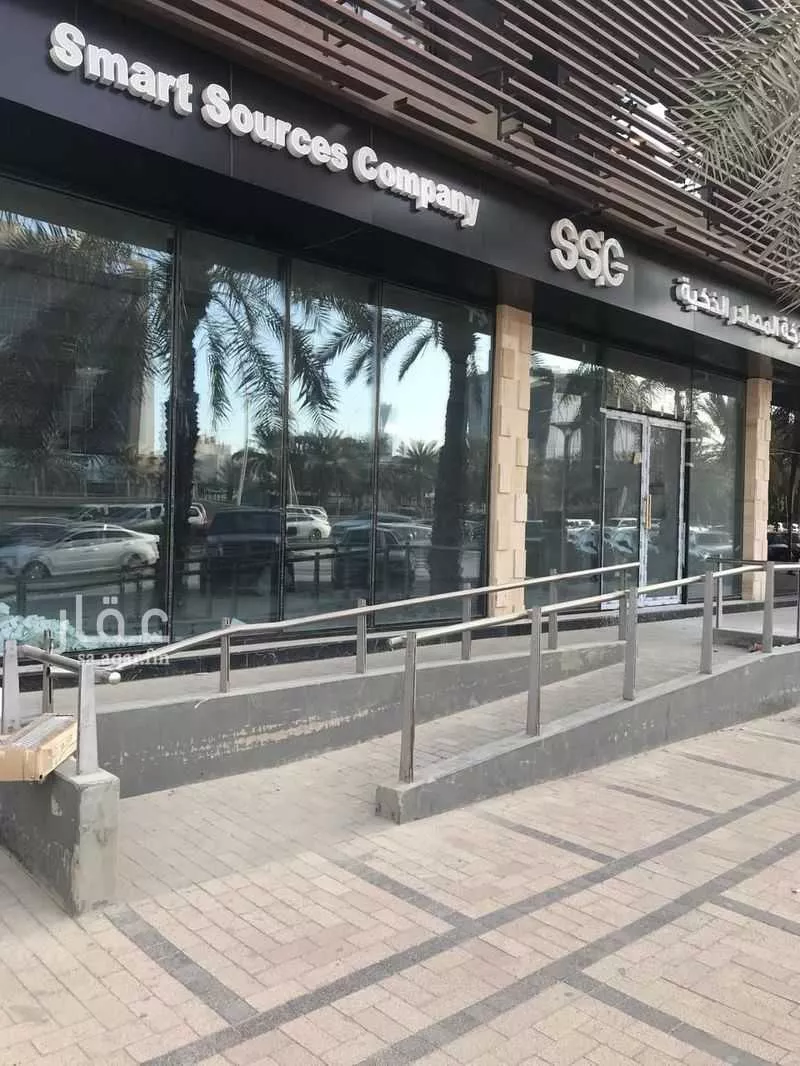 محل 308 م² في الورود 5