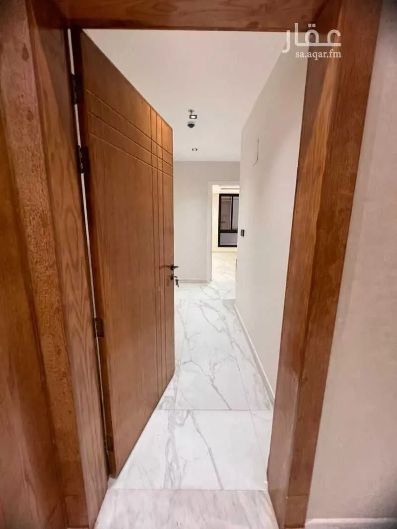 شقة 4 غرف في الحمرا 3